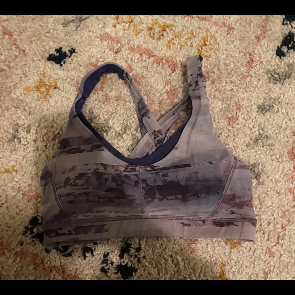 Lululemon sports bra